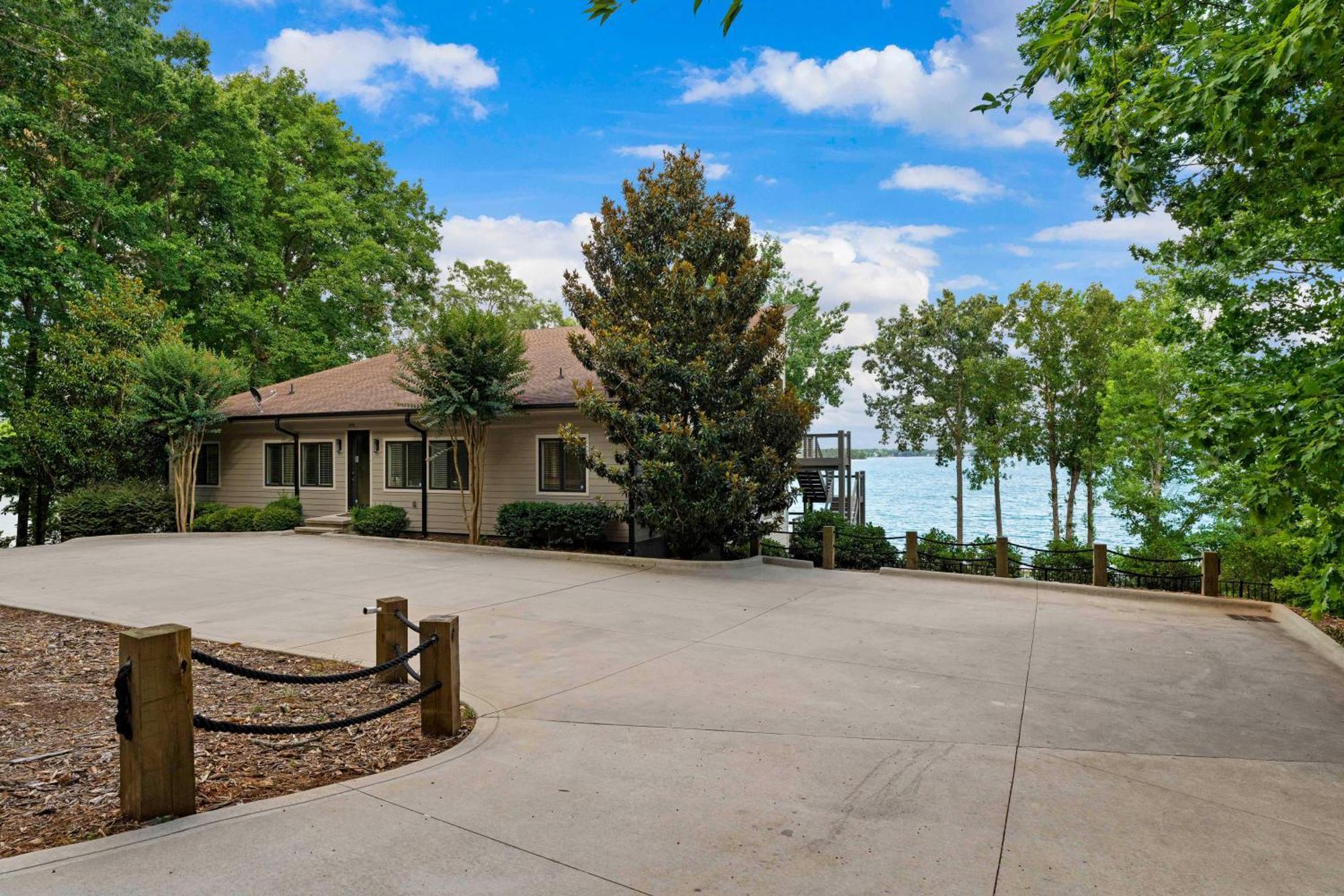 Lake Norman Getaway 穆尔斯维尔 外观 照片