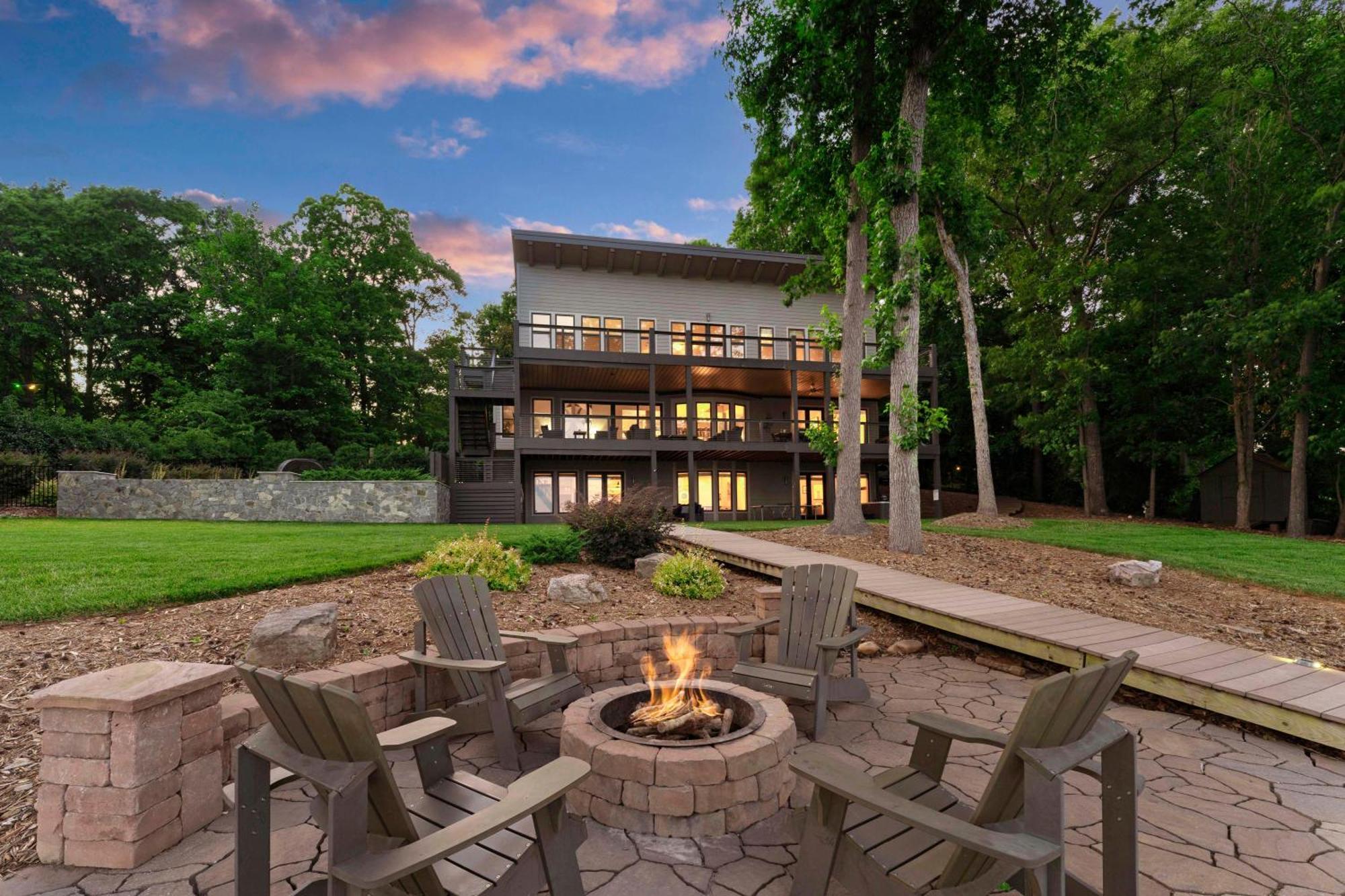 Lake Norman Getaway 穆尔斯维尔 外观 照片