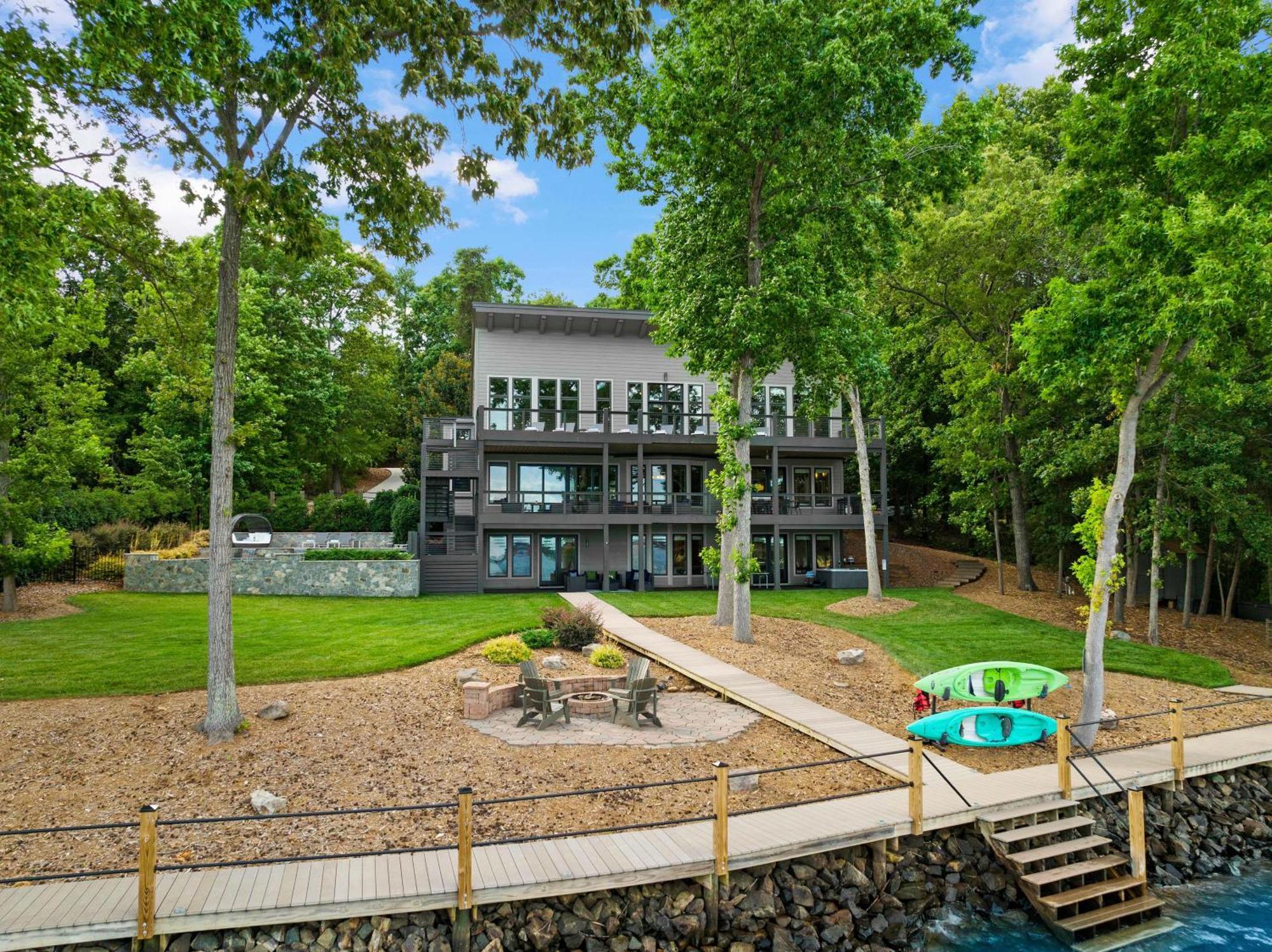 Lake Norman Getaway 穆尔斯维尔 外观 照片