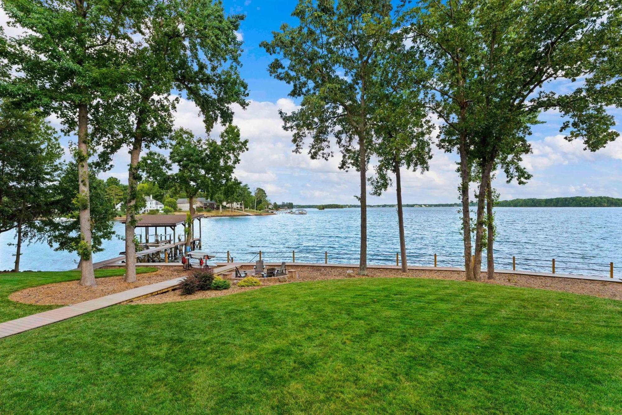 Lake Norman Getaway 穆尔斯维尔 外观 照片