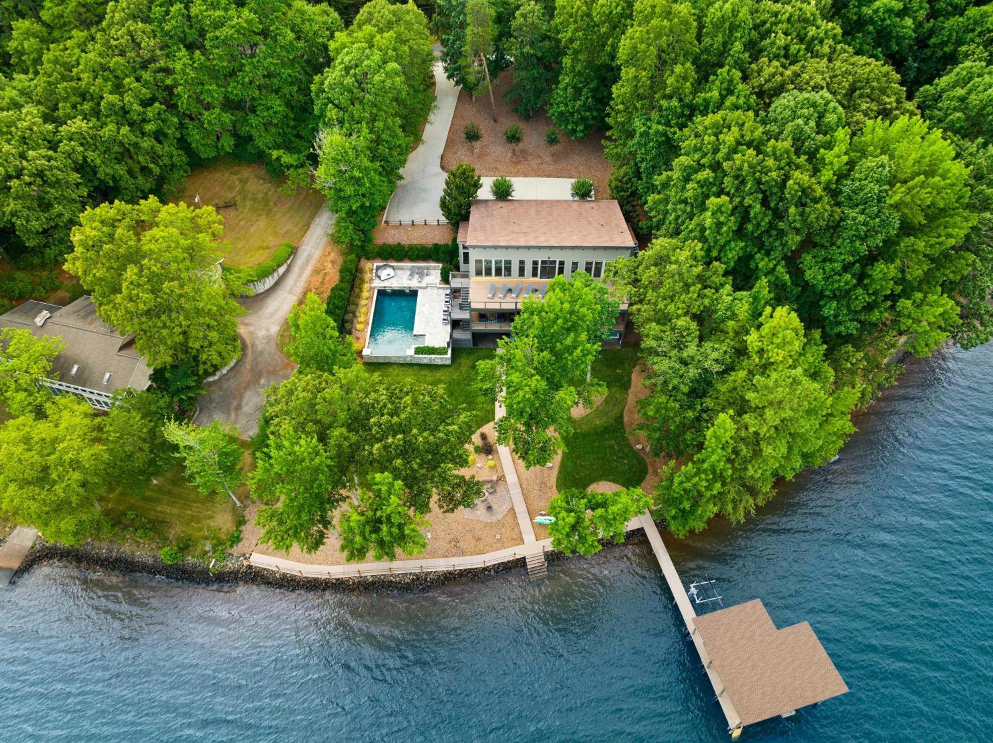 Lake Norman Getaway 穆尔斯维尔 外观 照片