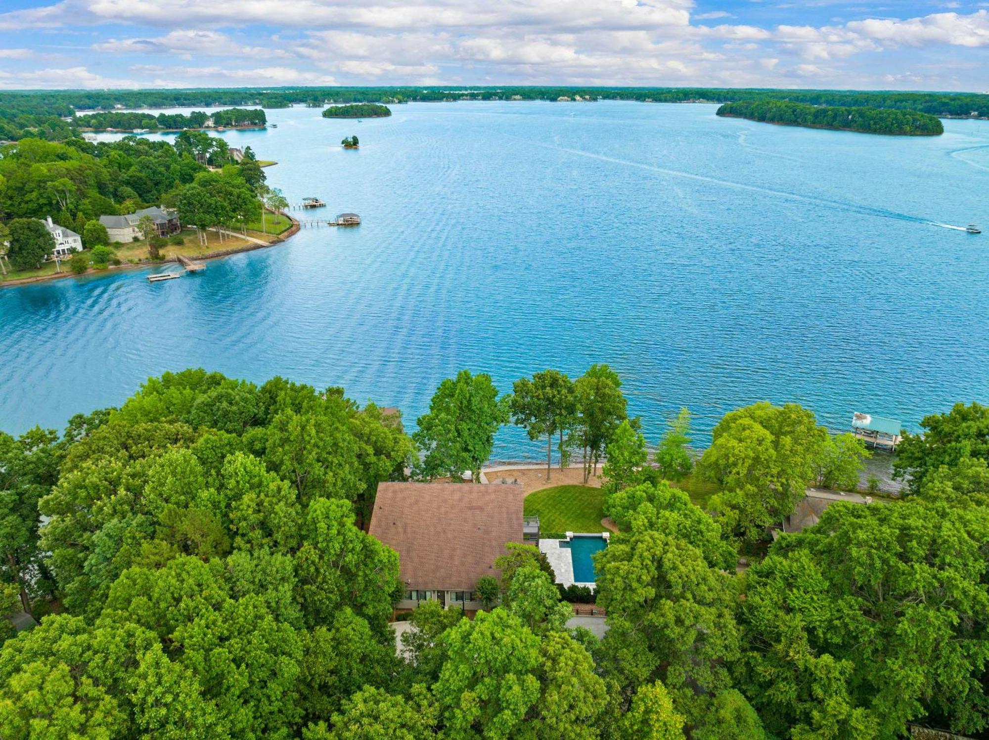 Lake Norman Getaway 穆尔斯维尔 外观 照片
